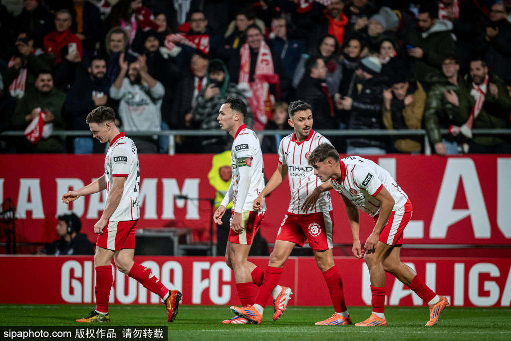 西甲积分榜：皇马止连败暂升第二，落后巴萨4分的背后故事与战术解析